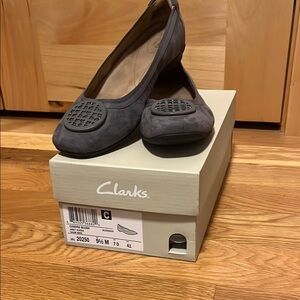Clarks Gray Flats Elegant Slip-On Ballet Flats